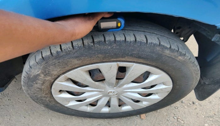 2013 Toyota Etios Liva G, Petrol, Manual, 86,205 km, tyre