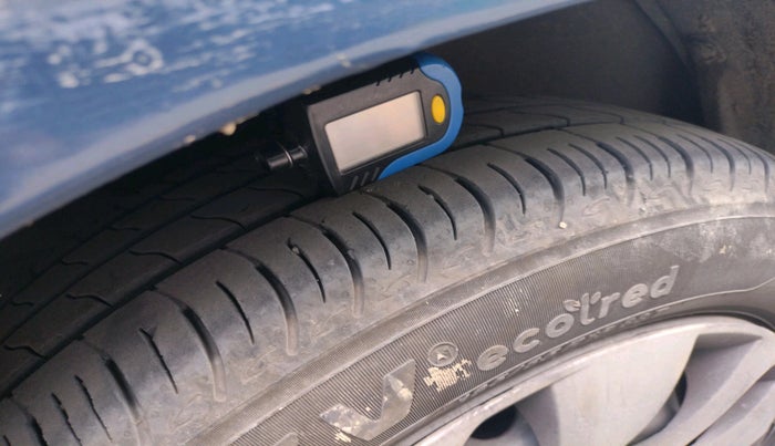 2016 Maruti Baleno DELTA PETROL 1.2, Petrol, Manual, 1,05,887 km, tyre