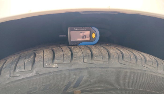 2009 Skoda Superb ELEGANCE 2.0 TDI CR AT, Diesel, Automatic, 1,55,459 km, tyre