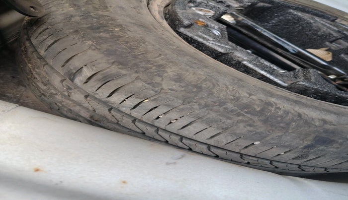 2009 Skoda Superb ELEGANCE 2.0 TDI CR AT, Diesel, Automatic, 1,55,459 km, tyre