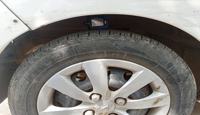 2011 Hyundai Eon MAGNA, Petrol, Manual, 1,00,421 km, tyre