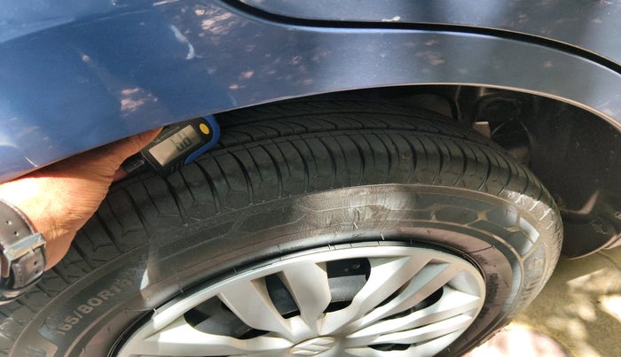 2022 Maruti Dzire VXI CNG, CNG, Manual, 82,569 km, tyre