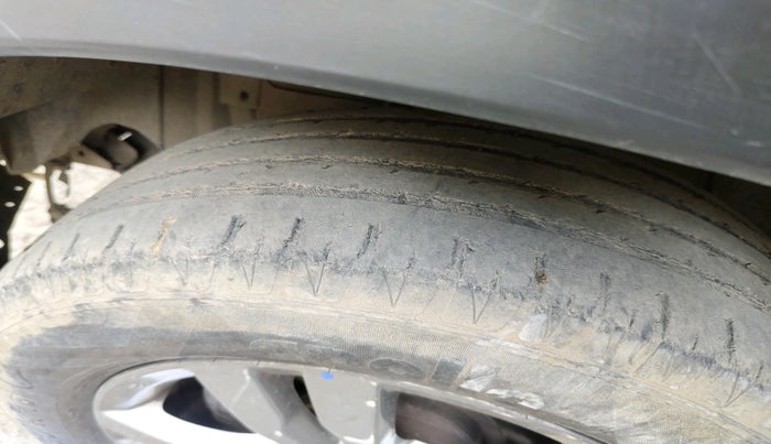 2016 Maruti Vitara Brezza ZDI PLUS, Diesel, Manual, 1,74,139 km, tyre