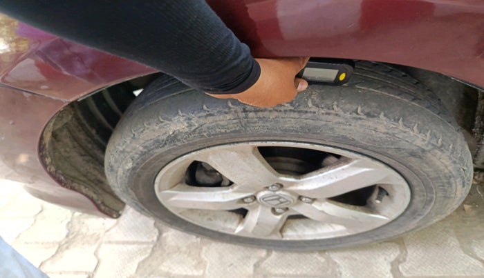 2013 Honda City 1.5L I-VTEC S MT, Petrol, Manual, 1,09,322 km, tyre