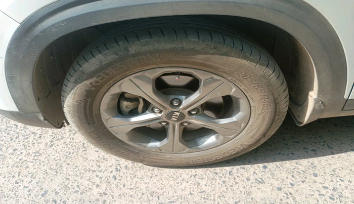 2021 KIA SELTOS HTK PLUS AT 1.5 DIESEL, Diesel, Automatic, 94,869 km, tyre