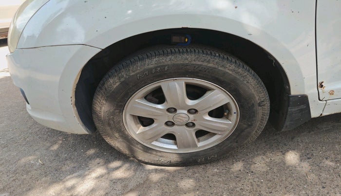2010 Maruti Swift Dzire ZXI, Petrol, Manual, 33,538 km, tyre