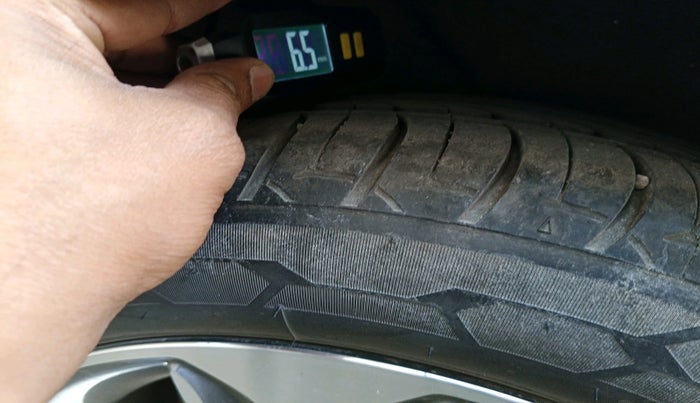 2017 Hyundai Verna 1.6 VTVT SX (O) AT, Petrol, Automatic, 64,543 km, tyre