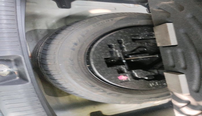 2017 Hyundai Creta SX PLUS AT 1.6 PETROL, Petrol, Automatic, 49,980 km, tyre