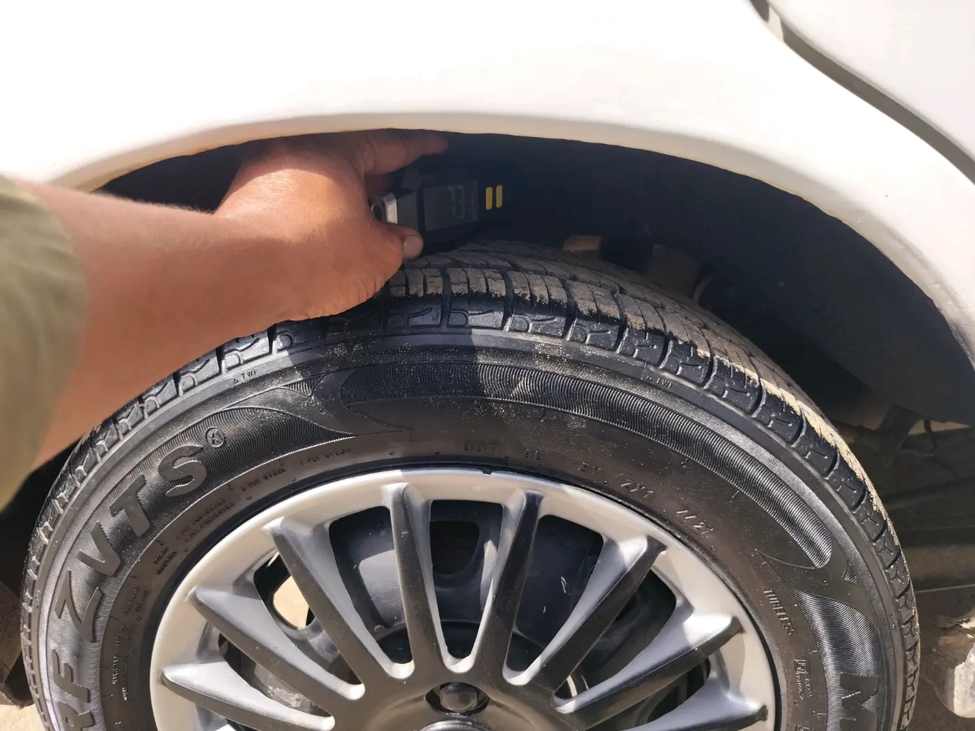 2013 Maruti Zen Estilo LXI, CNG, Manual, 84,599 km, tyre
