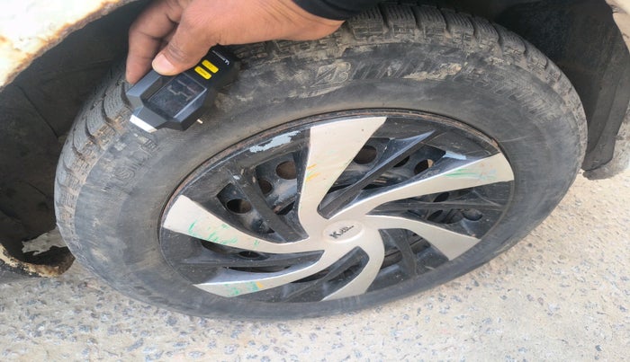 2015 Honda Mobilio 1.5L I-DTEC S, Diesel, Manual, 2,44,522 km, tyre