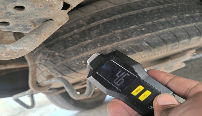 2015 Honda Mobilio 1.5L I-DTEC S, Diesel, Manual, 2,44,522 km, tyre