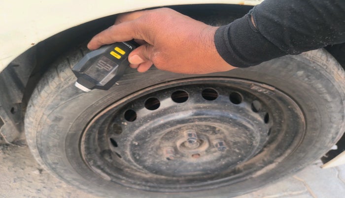 2015 Honda Mobilio 1.5L I-DTEC S, Diesel, Manual, 2,44,522 km, tyre