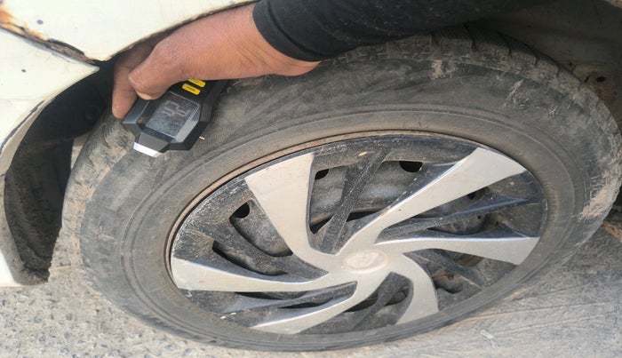 2015 Honda Mobilio 1.5L I-DTEC S, Diesel, Manual, 2,44,522 km, tyre