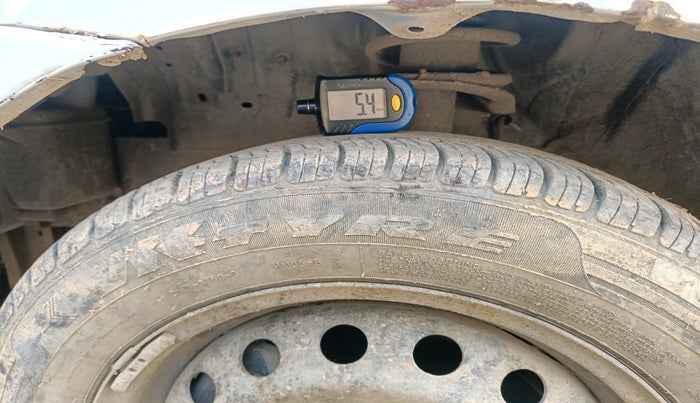 2012 Toyota Etios Liva G, Petrol, Manual, 95,777 km, tyre