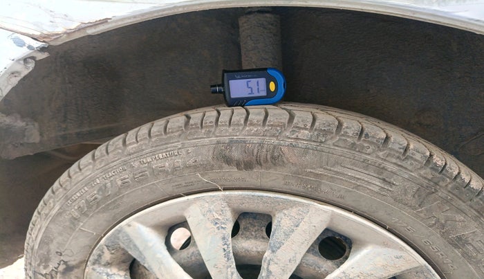 2012 Toyota Etios Liva G, Petrol, Manual, 95,777 km, tyre