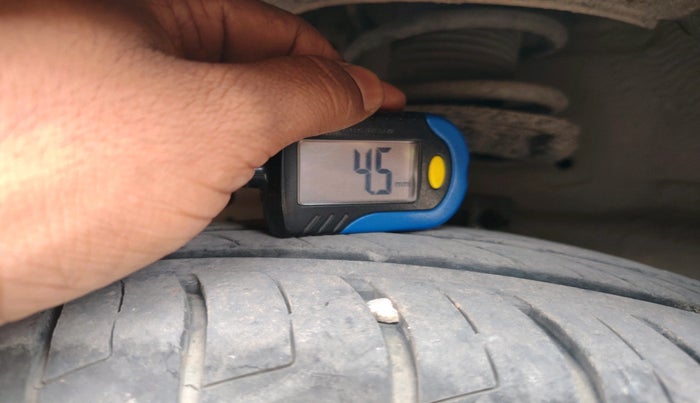 2014 Maruti Swift VXI, Petrol, Manual, 93,785 km, tyre