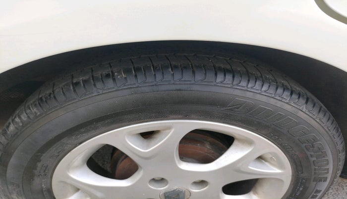 2013 Renault Scala RXL PETROL, Petrol, Manual, 15,924 km, tyre