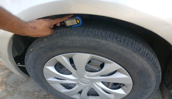 2010 Maruti Swift VXI, CNG, Manual, 1,01,879 km, tyre