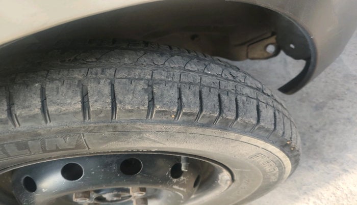 2011 Maruti Alto LXI, Petrol, Manual, 1,26,900 km, tyre