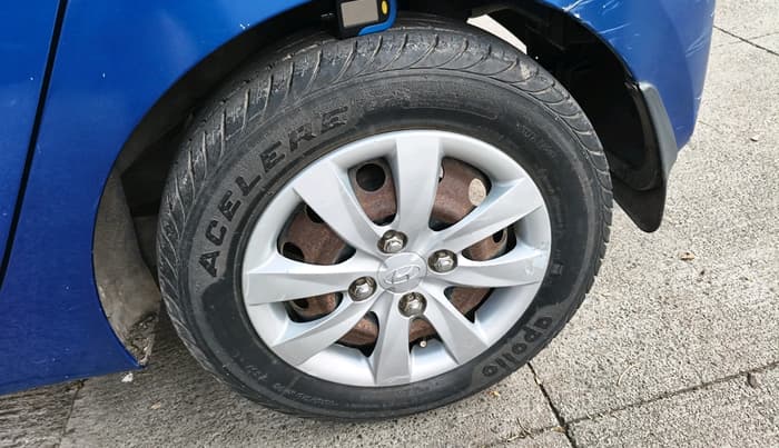 2012 Hyundai Eon MAGNA + LPG, Petrol, Manual, 29,090 km, tyre