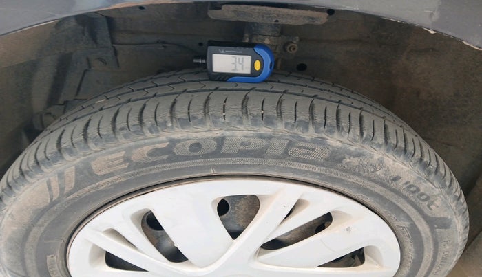 2016 Maruti Swift VXI O, Petrol, Manual, 96,592 km, tyre