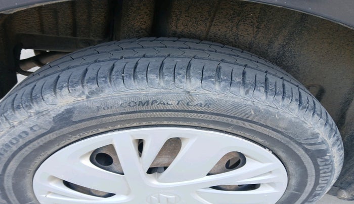 2016 Maruti Swift VXI O, Petrol, Manual, 96,592 km, tyre