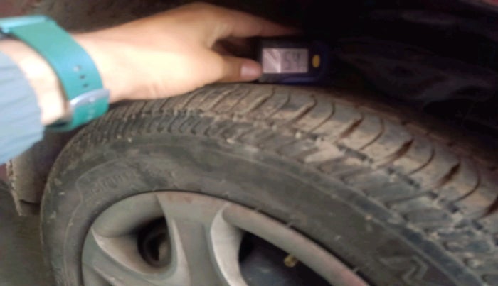 2012 Hyundai Accent EXECUTIVE, CNG, Manual, 85,255 km, tyre