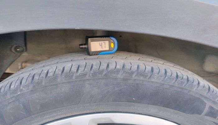 2021 KIA SONET HTK 1.2, Petrol, Manual, 1,03,825 km, tyre