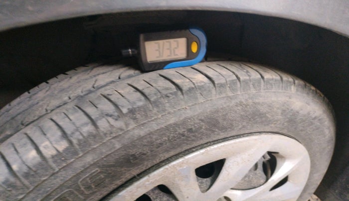 2017 Hyundai Grand i10 SPORTZ 1.2 KAPPA VTVT, Petrol, Manual, 1,08,029 km, tyre