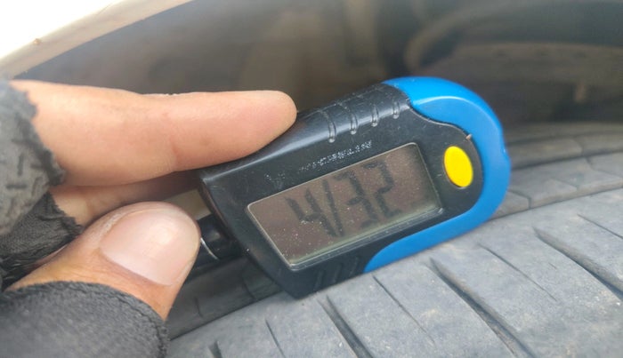 2012 Hyundai i20 SPORTZ 1.4 CRDI, Diesel, Manual, 1,01,319 km, tyre