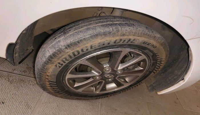 2014 Hyundai Grand i10 ASTA 1.2 KAPPA VTVT, Petrol, Manual, 1,26,725 km, tyre