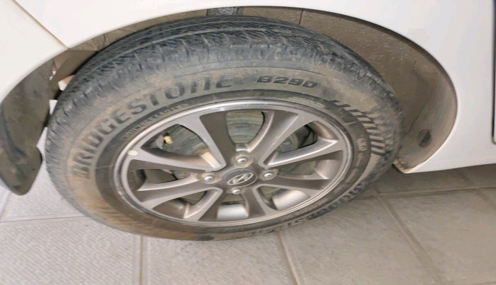 2014 Hyundai Grand i10 ASTA 1.2 KAPPA VTVT, Petrol, Manual, 1,26,725 km, tyre