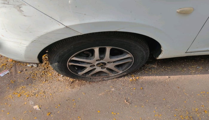 2017 Tata Zest XE PETROL, CNG, Manual, 59,420 km, tyre