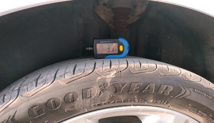 2013 Volkswagen Vento HIGHLINE DIESEL 1.6, Diesel, Manual, 97,447 km, tyre