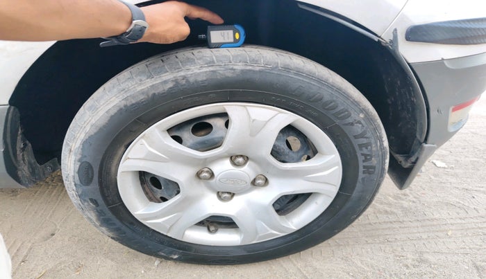 2013 Ford Ecosport TREND 1.5L DIESEL, Diesel, Manual, 1,13,259 km, tyre