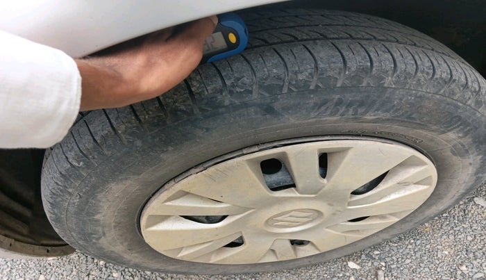 2012 Maruti Swift VDI, Diesel, Manual, 2,46,225 km, tyre