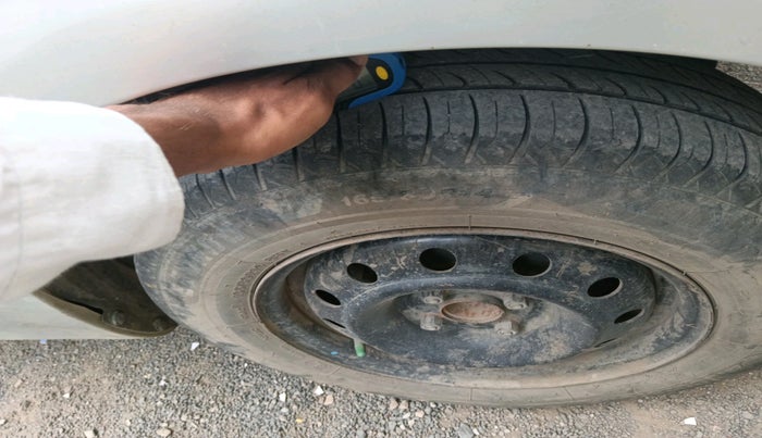 2012 Maruti Swift VDI, Diesel, Manual, 2,46,225 km, tyre