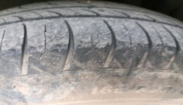 2012 Maruti Swift VDI, Diesel, Manual, 2,46,225 km, tyre