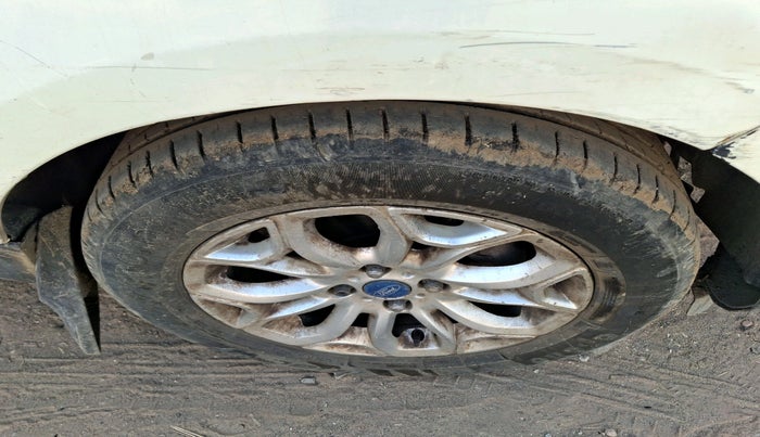 2015 Ford Ecosport TITANIUM 1.5L DIESEL, Diesel, Manual, 1,10,476 km, tyre