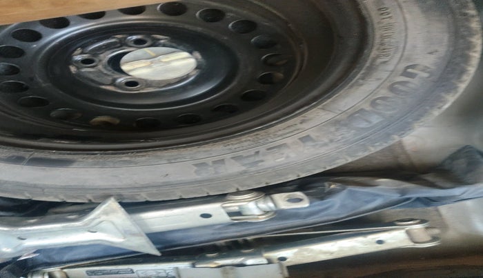 2016 Honda City 1.5L I-VTEC VX (O) MT, Petrol, Manual, 84,970 km, tyre