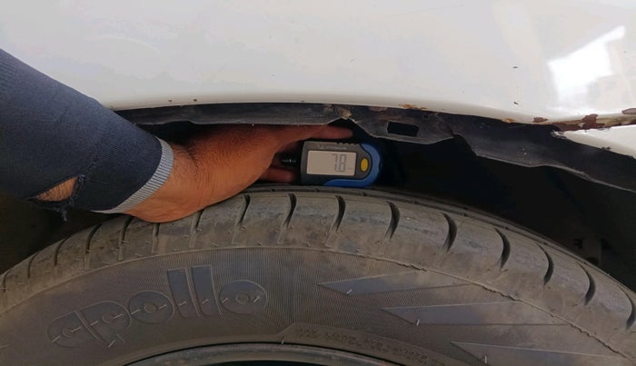 2014 Toyota Innova 2.5 GX 7 STR, Diesel, Manual, 1,52,245 km, tyre