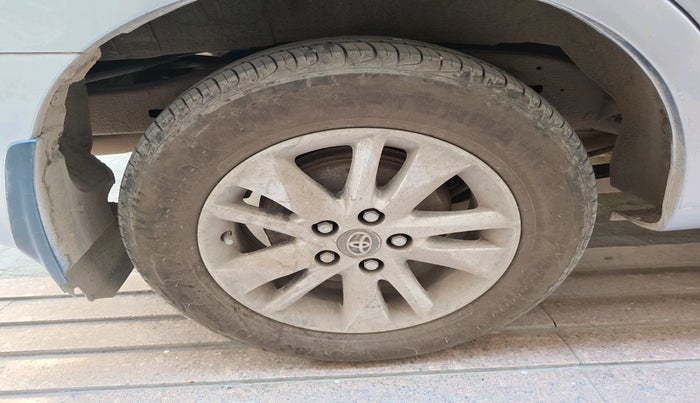 2018 Toyota Innova Crysta 2.4 GX AT 8 STR, Diesel, Automatic, 82,418 km, tyre