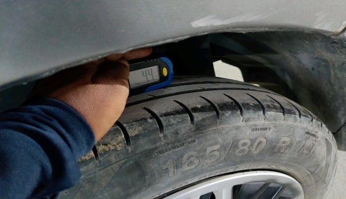 2013 Maruti Swift Dzire VXI, CNG, Manual, 75,980 km, tyre