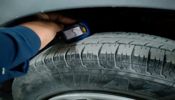 2013 Maruti Swift Dzire VXI, CNG, Manual, 75,980 km, tyre