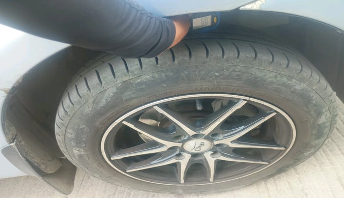 2011 Toyota Etios G, Petrol, Manual, 1,07,376 km, tyre