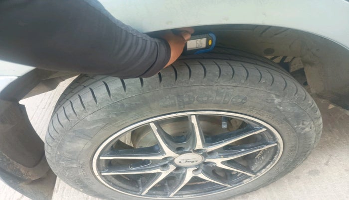 2011 Toyota Etios G, Petrol, Manual, 1,07,376 km, tyre