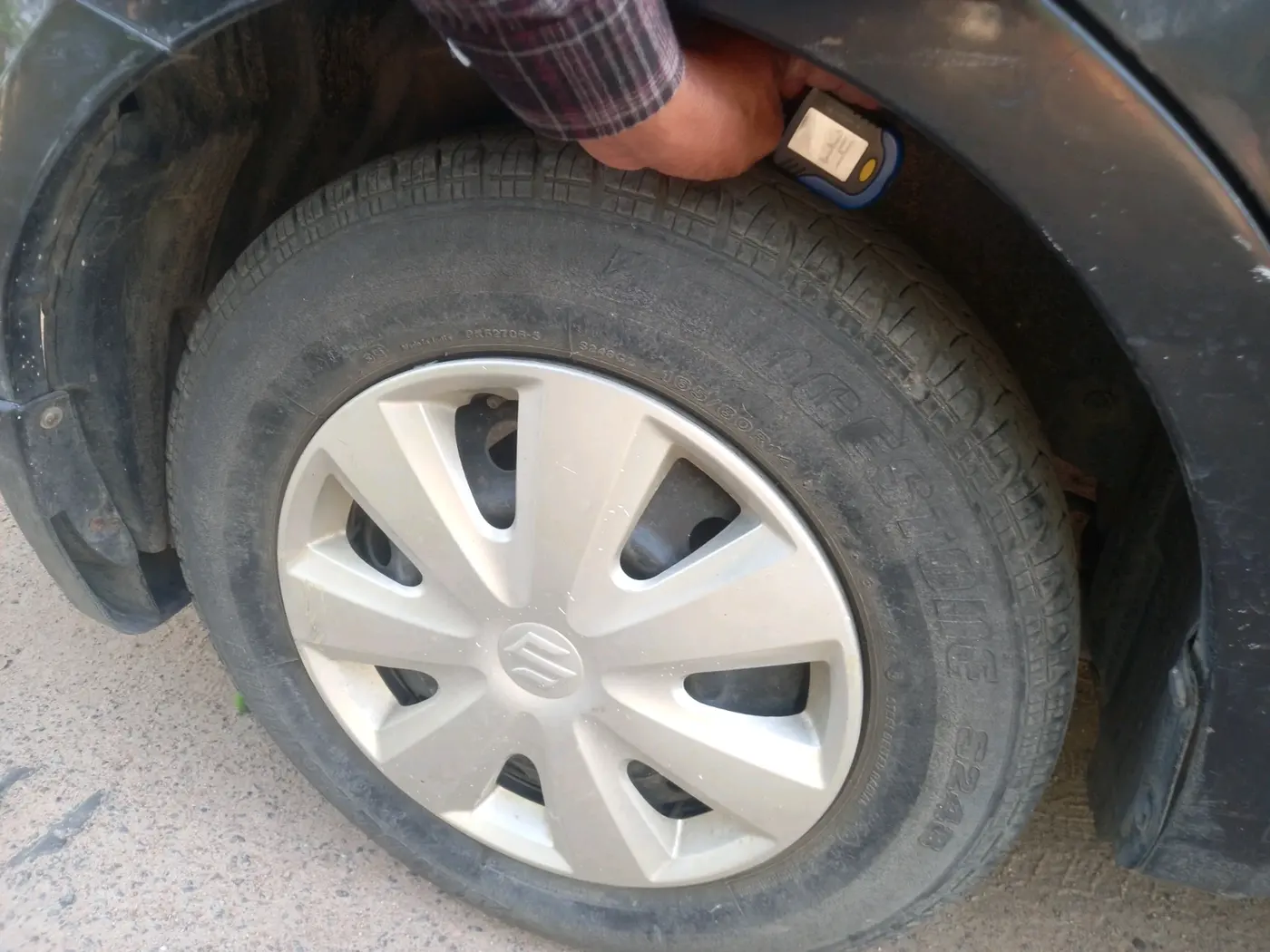 2011 Maruti Swift Dzire VXI, Petrol, Manual, 78,298 km, tyre