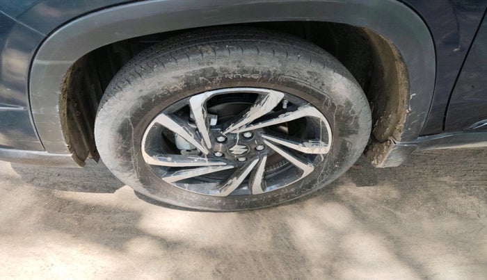 2025 Maruti Grand Vitara ALPHA SMART HYBRID AT, Petrol, Automatic, 1,788 km, tyre