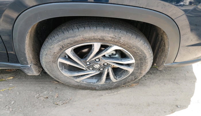 2025 Maruti Grand Vitara ALPHA SMART HYBRID AT, Petrol, Automatic, 1,788 km, tyre