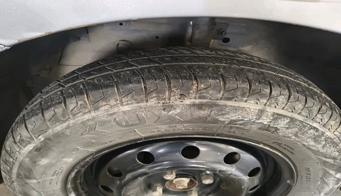 2013 Maruti Swift Dzire VXI, Petrol, Manual, 84,959 km, tyre